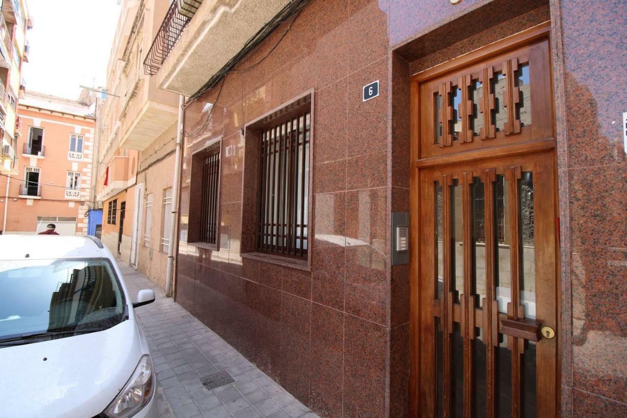 Big Apartment With Unique Patio Near Santa Barbara Castle Alicante Eksteriør bilde