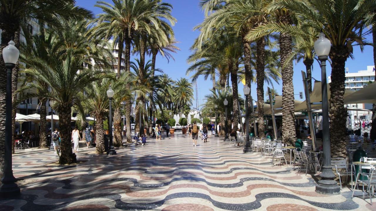 Big Apartment With Unique Patio Near Santa Barbara Castle Alicante Eksteriør bilde